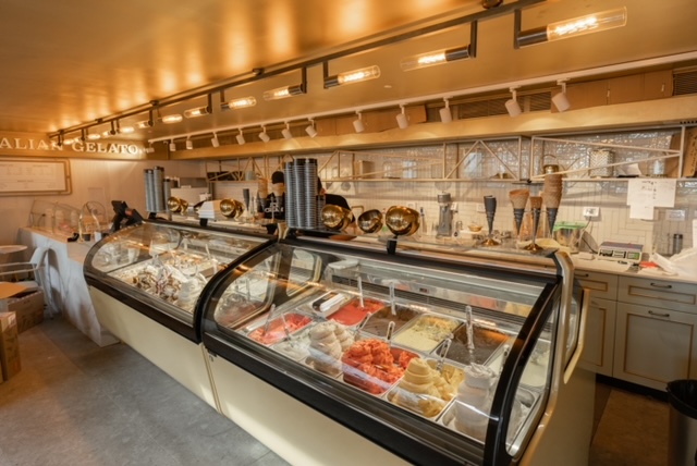 שיפוץ גלידריית גולדה 3